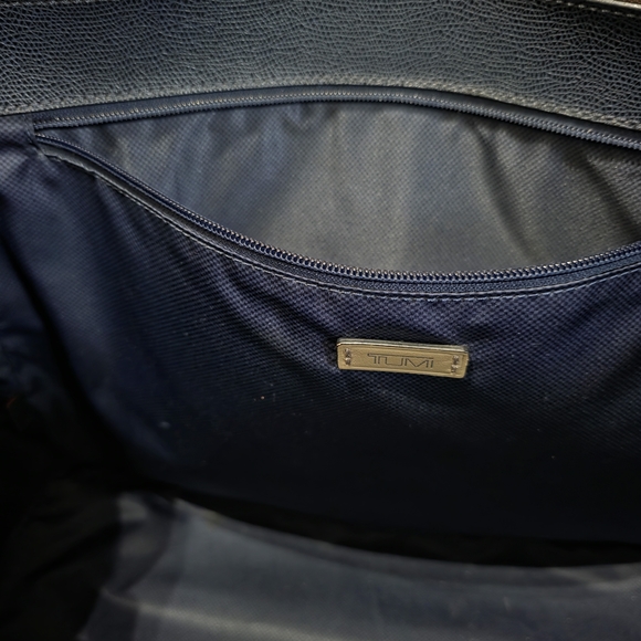 Tumi Pavia Travel Tote - Picture 4 of 12